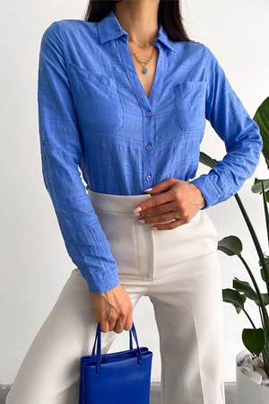 Kadın V Yaka Çift Cepli Katlanır Kol Slim Fit Kalıp Gömlek - Mavi