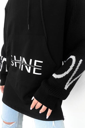 Beyaz Shine Yazılı Kollar Örme Triko Detaylı Kanguru Cepli Kapüşonlu Kadın Sweatshirt Hoodie - Siyah