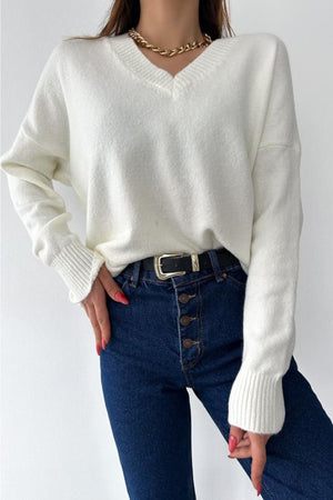 Kadın V Yaka Standart Beden Oversize Basic Triko Kazak - Beyaz