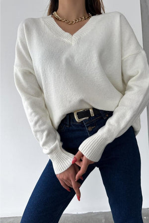 Kadın V Yaka Standart Beden Oversize Basic Triko Kazak - Beyaz