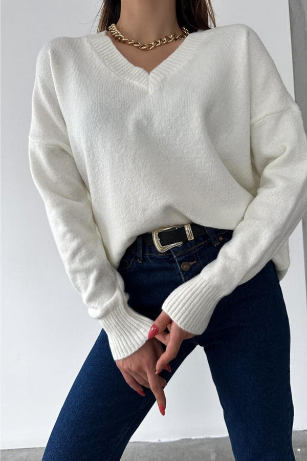 Kadın V Yaka Standart Beden Oversize Basic Triko Kazak - Beyaz