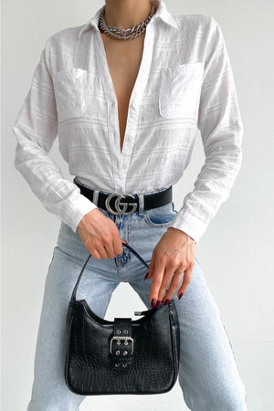 Kadın V Yaka Çift Cepli Katlanır Kol Slim Fit Kalıp Gömlek - Beyaz