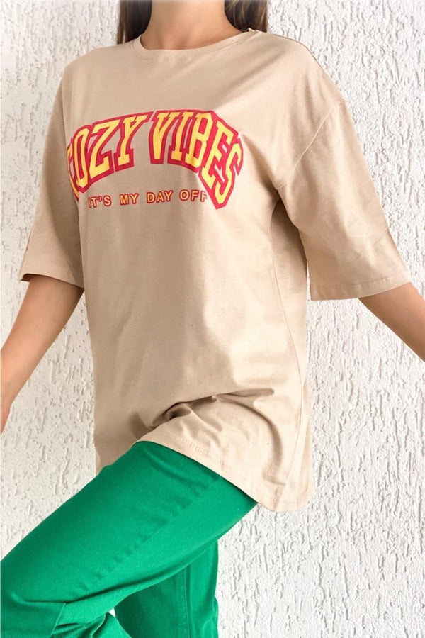 Kadın Cozy Vibes Baskılı Salaş T-shirt - Bej