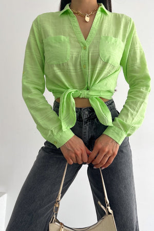 Kadın Açık Yeşil V Yaka Çift Cepli Katlanır Kol Slim Fit Kalıp Gömlek - Fıstık Yeşil
